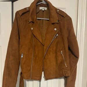 Brown suede jacket with belt, in great shape